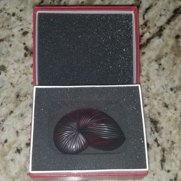 Baccarat Crystal Nautilus Shell (red) - Picture 4 of 8